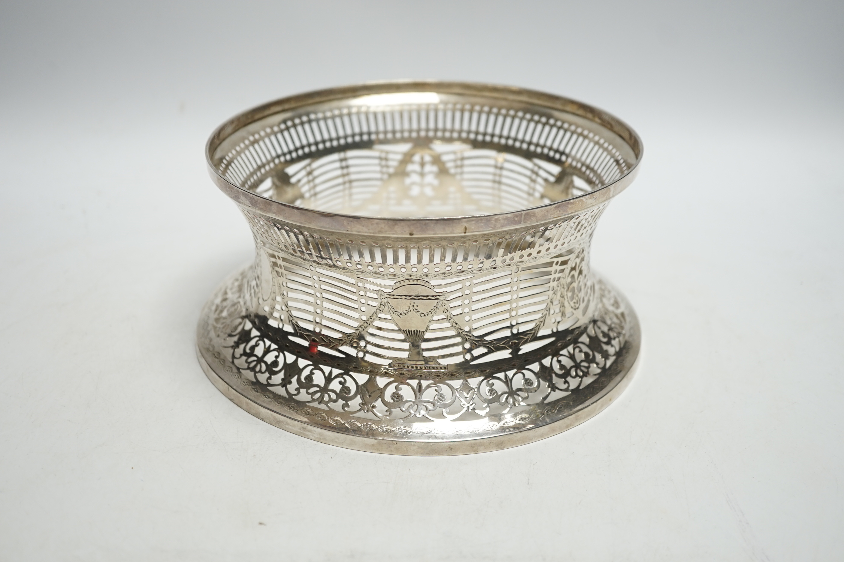 A George V Irish pierced silver dish ring, West & Son, Dublin, 1910, top diameter 18.3cm, 9.2oz.
